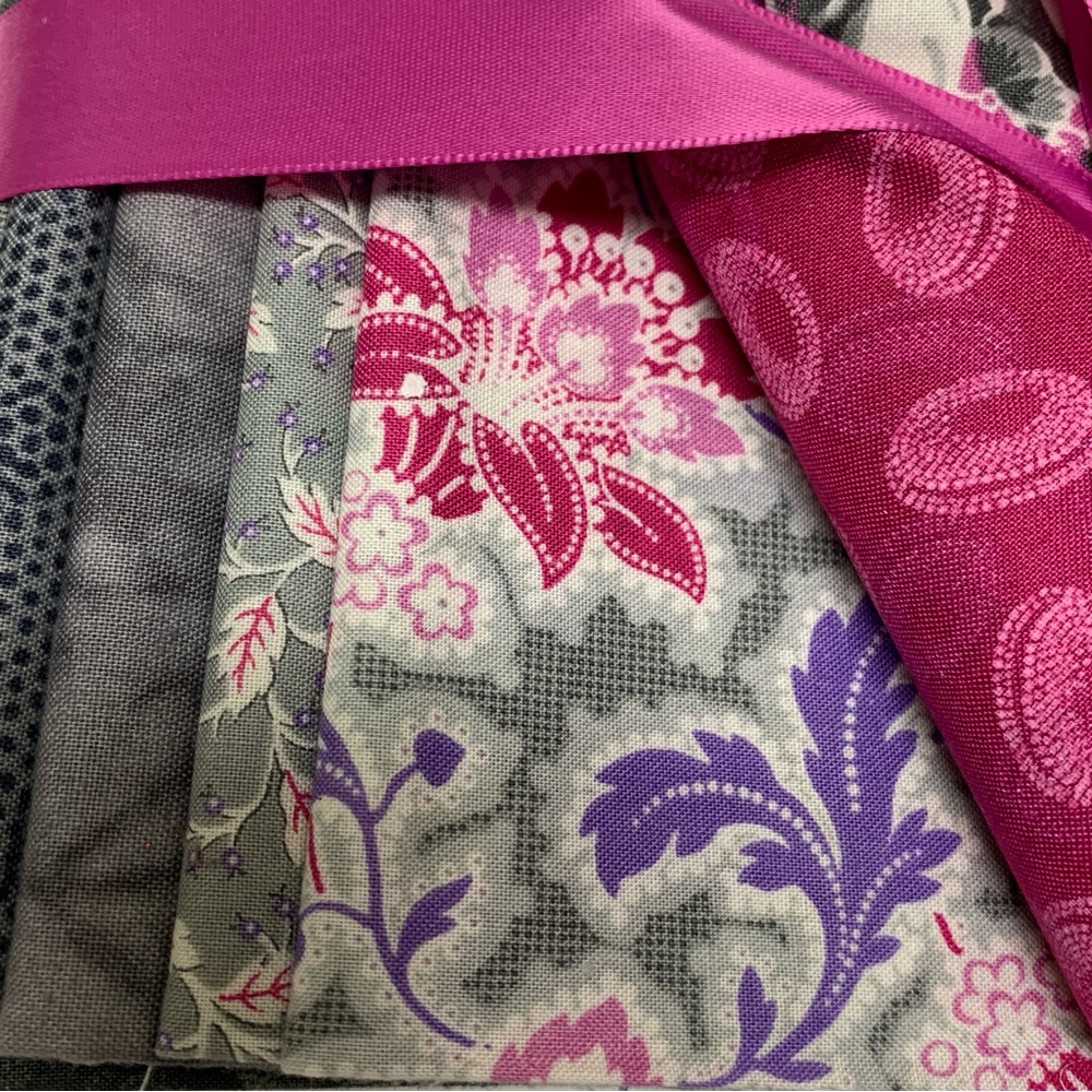 8 Piece Floral Patterned Fat Quarters Bundle Sweet Treat Enchante II Gray Pink - Picture 8 of 13
